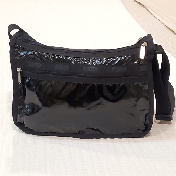 LeSportsac Shiney Black Deluxe Everyday Expandable Travel Shoulder/Cross Bag EUC - Picture 7 of 15